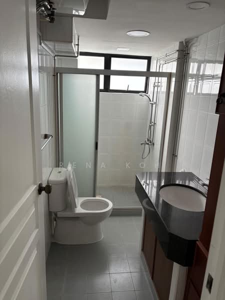 Lagoon View Apartment For Sale at S$ 2,050,000 | PropertyGuru Singapore - Bathroom