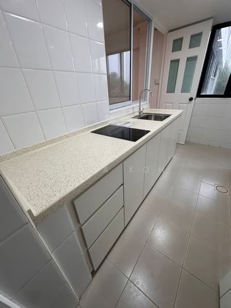 Lagoon View Apartment For Sale at S$ 2,050,000 | PropertyGuru Singapore - Studio Kitchen