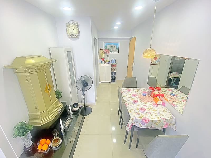 748B Bedok Reservoir Crescent HDB Flat For Sale at S$ 699,999 | PropertyGuru Singapore - Dining Room