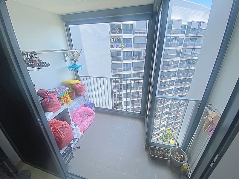 748B Bedok Reservoir Crescent HDB Flat For Sale at S$ 699,999 | PropertyGuru Singapore - Balcony