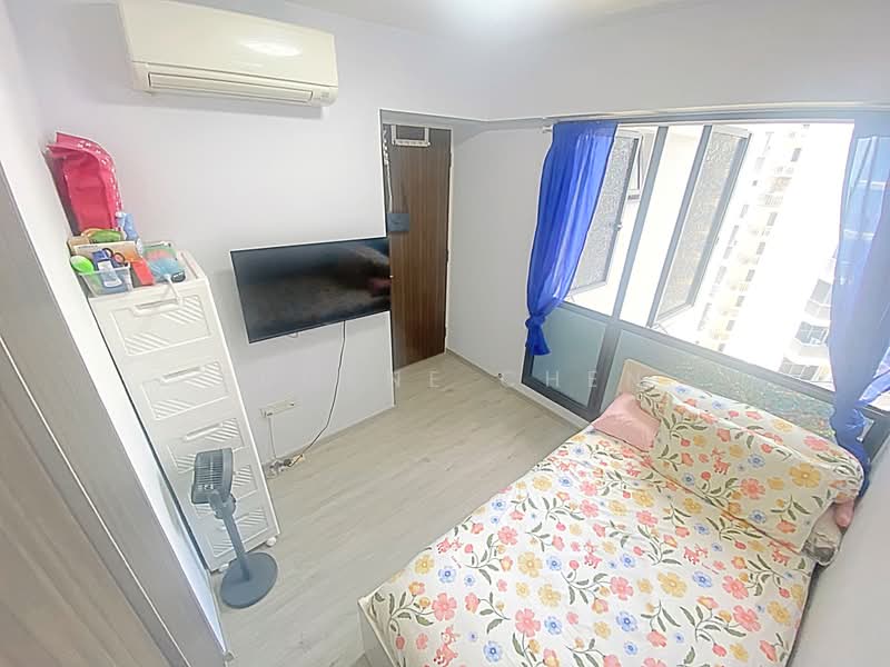 748B Bedok Reservoir Crescent HDB Flat For Sale at S$ 699,999 | PropertyGuru Singapore - Bedroom