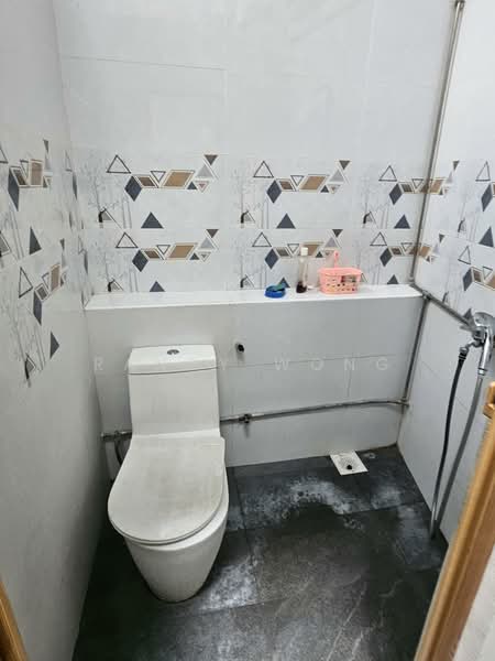 Landed Terrace House @ Lorong 24 geylang Terraced House For Sale at S$ 2,300,000 | PropertyGuru Singapore - Bathroom