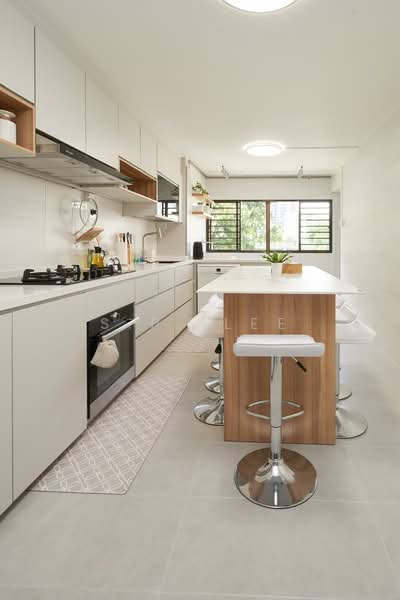 43 Cambridge Road HDB Flat For Sale at S$ 698,000 | PropertyGuru Singapore - Kitchen