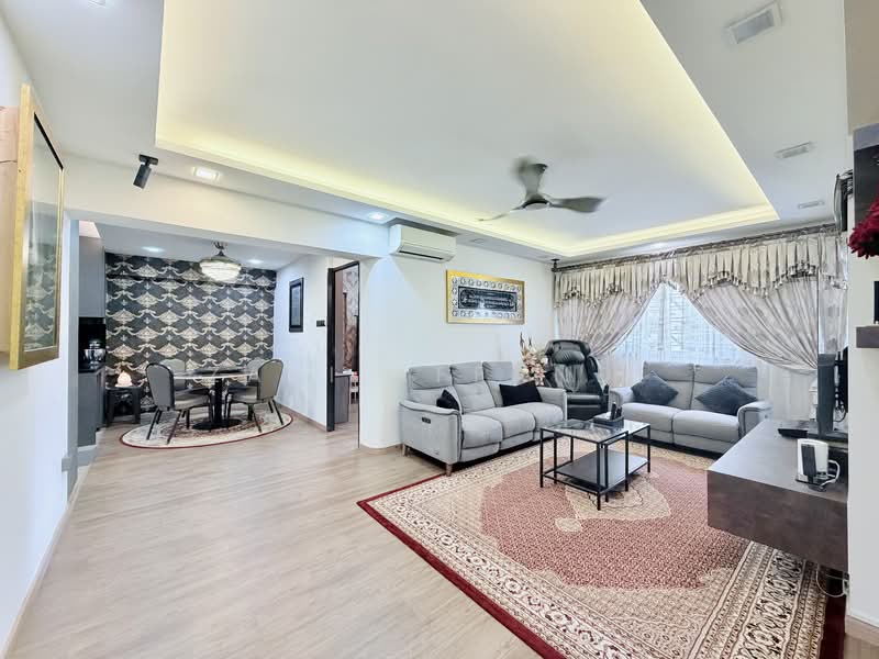 401 Serangoon Avenue 1 HDB Flat For Sale at S$ 850,000 | PropertyGuru Singapore - Living Room