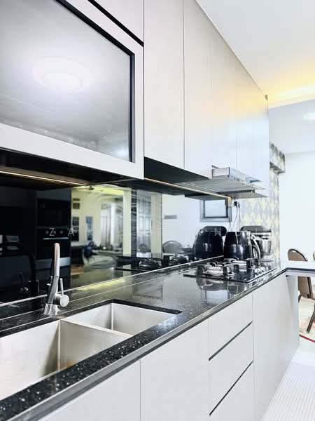 401 Serangoon Avenue 1 HDB Flat For Sale at S$ 850,000 | PropertyGuru Singapore - Kitchen