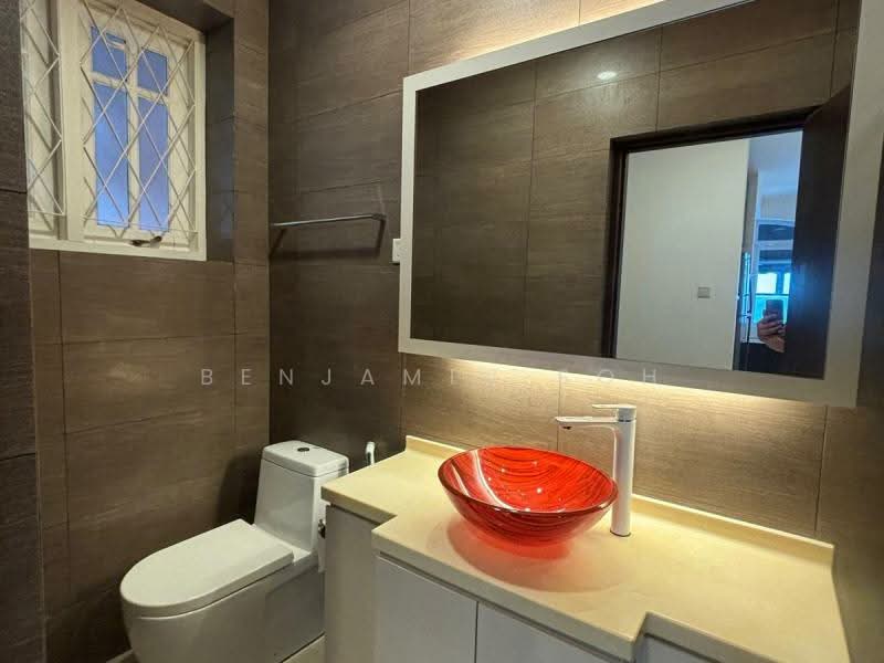 VALUE-BUY SEMI-D CONVERTIBLE INTO A BUNGALOW Semi-Detached House For Sale at S$ 7,500,000 | PropertyGuru Singapore - Bathroom