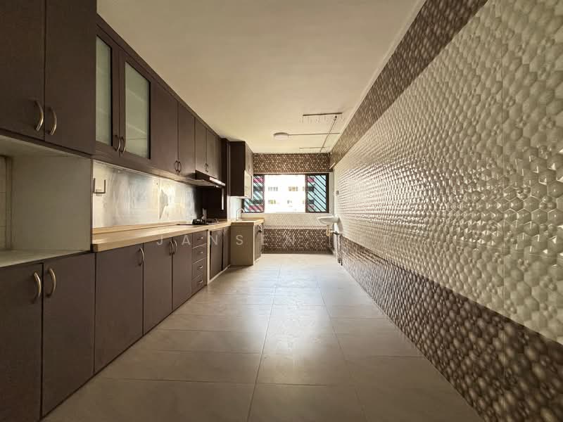 412 Jurong West Street 42 HDB Flat For Sale at S$ 470,000 | PropertyGuru Singapore - Kitchen