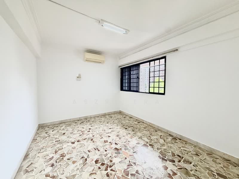 Common Room Next To Kitchen