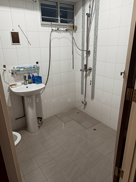 458 Yishun Avenue 11 HDB Flat For Sale at S$ 583,888 | PropertyGuru Singapore - Bathroom