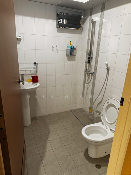 458 Yishun Avenue 11 HDB Flat For Sale at S$ 583,888 | PropertyGuru Singapore - Bathroom