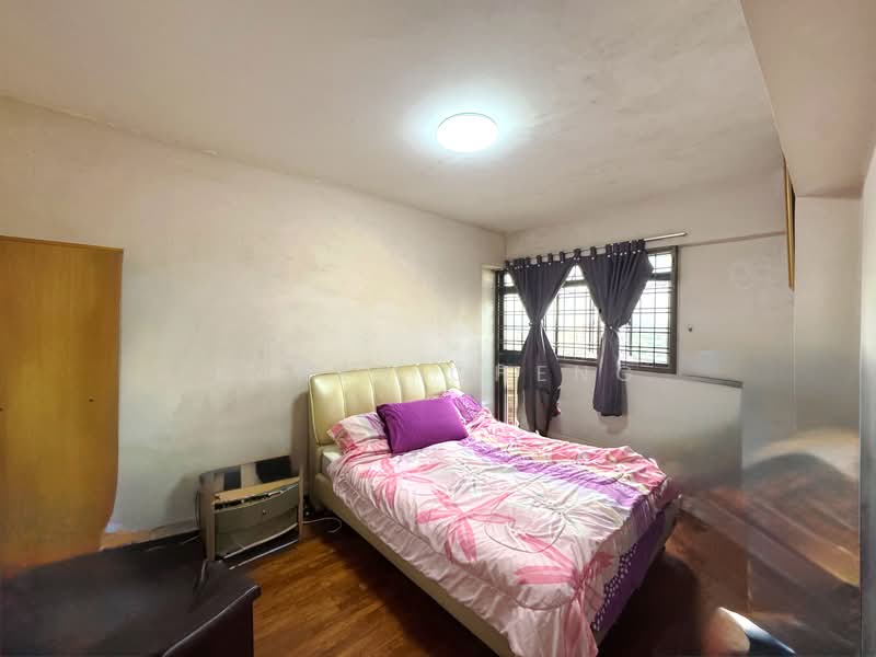 687D Choa Chu Kang Drive HDB Flat For Sale at S$ 660,000 | PropertyGuru Singapore - Bedroom
