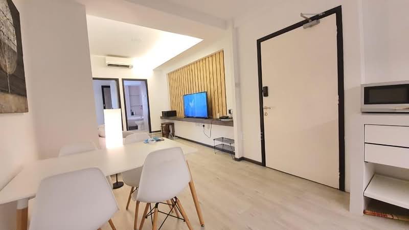 2 rooms inclusive utilities agent fee apply for 3 pax, Balestier road, 2 Bedrooms, 500 sqft, HDB Flat For Rent, by Lena Lee, 500078888 - Living Room - PropertyGuru.com.sg