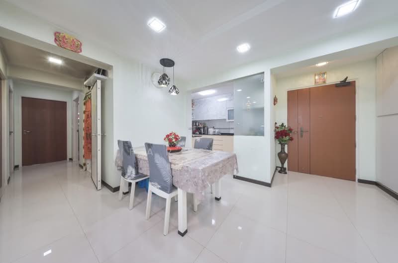90A Telok Blangah Street 31 HDB Flat For Sale at S$ 950,000 | PropertyGuru Singapore - Dining Room
