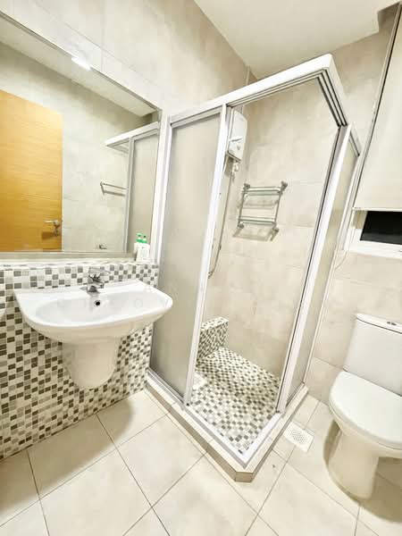 East Shine, 57 Lorong Melayu, 3 Bedrooms, 980 sqft, Apartment For Rent, by Annie Cheovys Tiew, 500078896 - Bathroom - PropertyGuru.com.sg