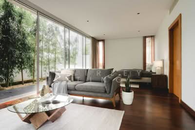 For Sale - DONT MISS! WIDE FRONTAGE SEMI-D @ GROVE! MOVE-IN! 1KM TO HENRY PARK SCHOOL! NEAR PARK! 9623.4620.