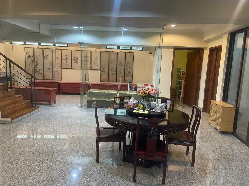 DONT MISS! WIDE FRONTAGE SEMI-D @ GROVE! MOVE-IN! 1KM TO HENRY PARK SCHOOL! NEAR PARK! 9623.4620. Semi-Detached House For Sale at S$ 10,480,000 | PropertyGuru Singapore - Interior