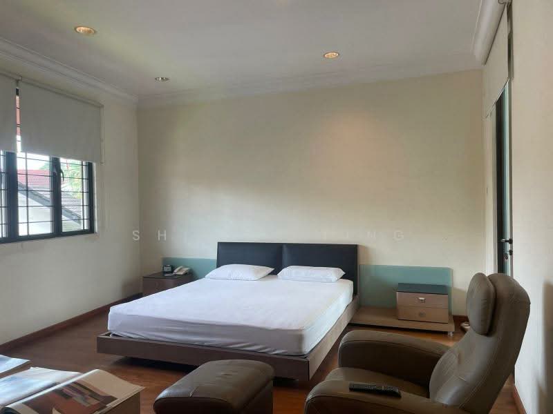 DONT MISS! WIDE FRONTAGE SEMI-D @ GROVE! MOVE-IN! 1KM TO HENRY PARK SCHOOL! NEAR PARK! 9623.4620. Semi-Detached House For Sale at S$ 10,480,000 | PropertyGuru Singapore - Bedroom