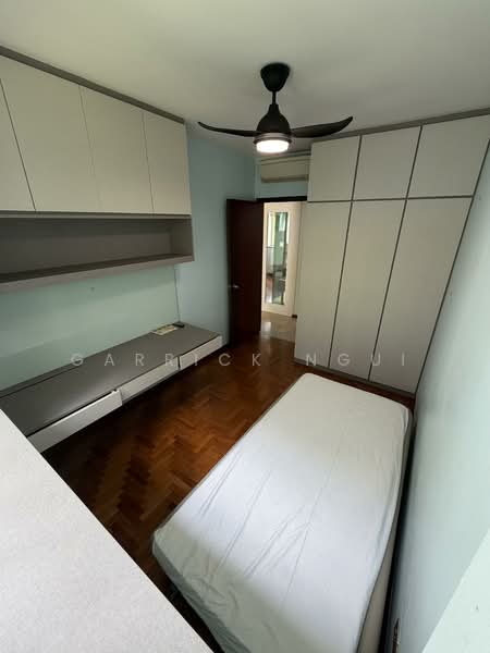 The Warren // Beautifully well kept unit, , 4 Bedrooms, 1,475 sqft, Condominium For Rent, by Garrick Ngui, 500078902 - Bedroom 2 - PropertyGuru.com.sg