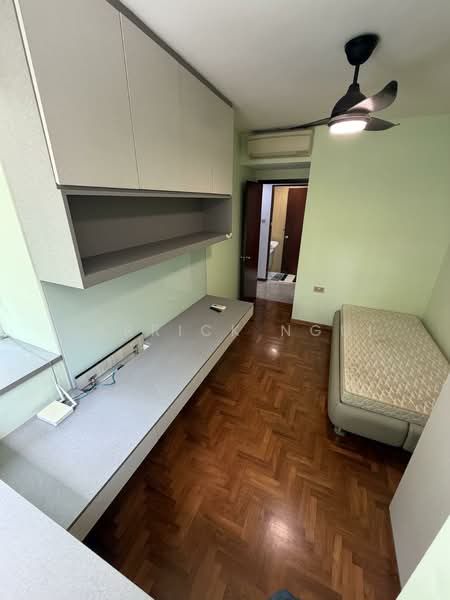 The Warren // Beautifully well kept unit, , 4 Bedrooms, 1,475 sqft, Condominium For Rent, by Garrick Ngui, 500078902 - Bedroom 3 - PropertyGuru.com.sg