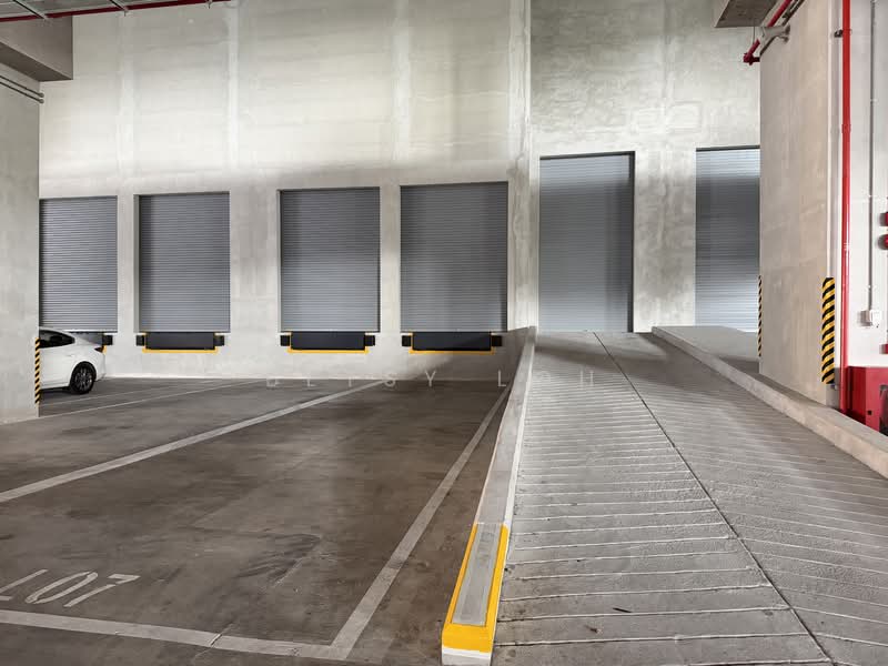 Ground Floor High Ceiling 12m, High Power 1600 A, Floor Loading 25Kn/m2, Jurong East, 88,000 sqft, Warehouse For Rent, by Betsy Loh, 500078920 - Car Park - CommercialGuru.com.sg