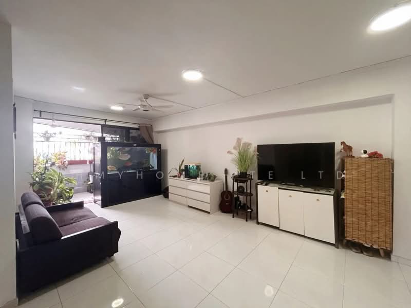 285D Toh Guan Road HDB Flat For Sale at S$ 1,000,000 | PropertyGuru Singapore - Living Room