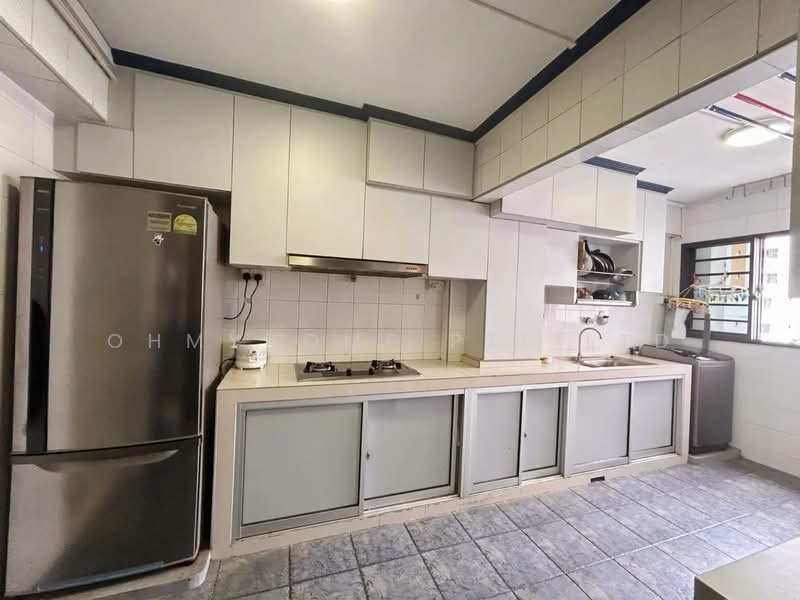 285D Toh Guan Road HDB Flat For Sale at S$ 1,000,000 | PropertyGuru Singapore - Kitchen