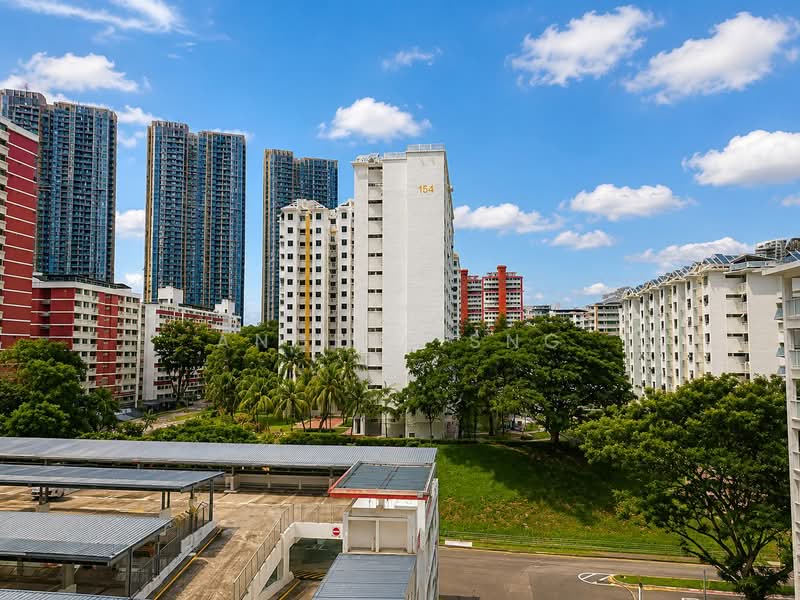 150 Mei Ling Street, 150 Mei Ling Street, 4 Bedrooms, 1,582 sqft, HDB Flat For Sale, by Angela Sng, 500078923 - Living Room - South facing - PropertyGuru.com.sg