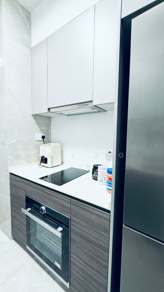 Stirling Residences Condominium For Sale at S$ 1,728,000 | PropertyGuru Singapore - Kitchen