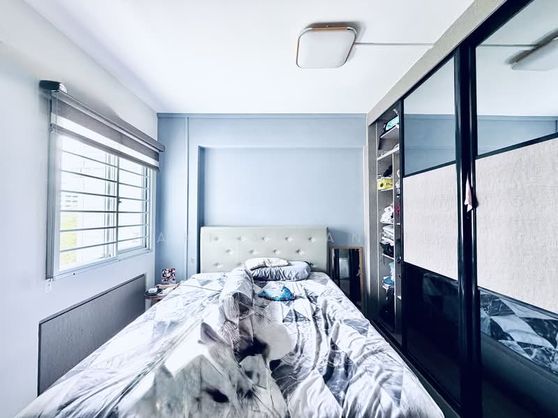 735 Woodlands Circle HDB Flat For Sale at S$ 555,888 | PropertyGuru Singapore - Bedroom
