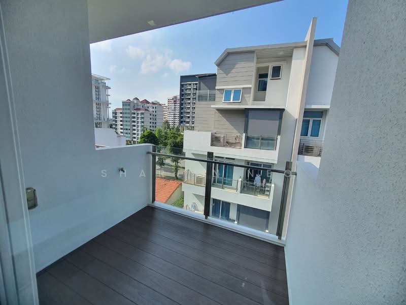 Kovan Grandeur Condominium For Sale at S$ 1,100,000 | PropertyGuru Singapore - Balcony