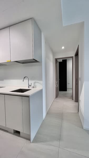 The Woodleigh Residences Apartment For Sale at S$ 1,750,000 | PropertyGuru Singapore - Kitchen