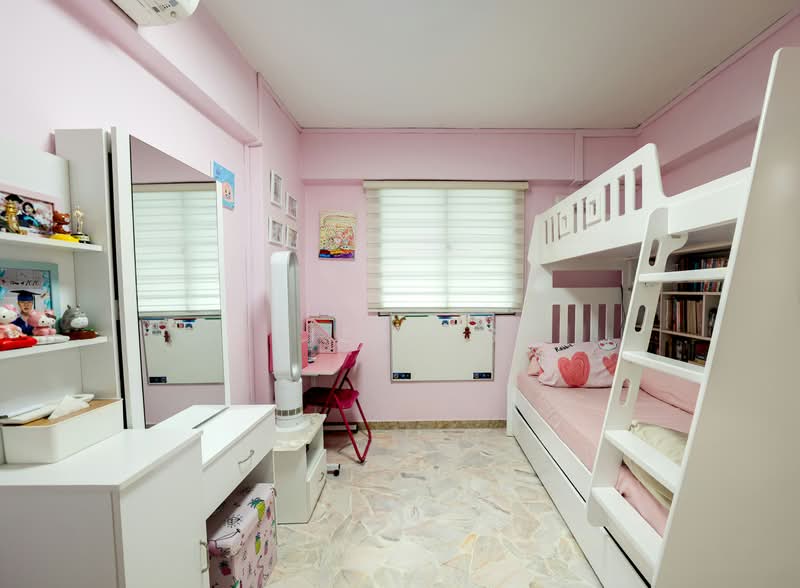 536 Jurong West Street 52 HDB Flat For Sale at S$ 450,000 | PropertyGuru Singapore - Bedroom