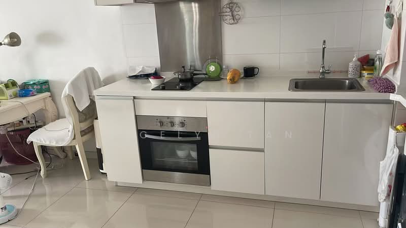 Eight Courtyards, 2 Canberra Drive, 2 Bedrooms, 860 sqft, Condominium For Rent, by Jocelyn Tan, 500078971 - Kitchen - PropertyGuru.com.sg