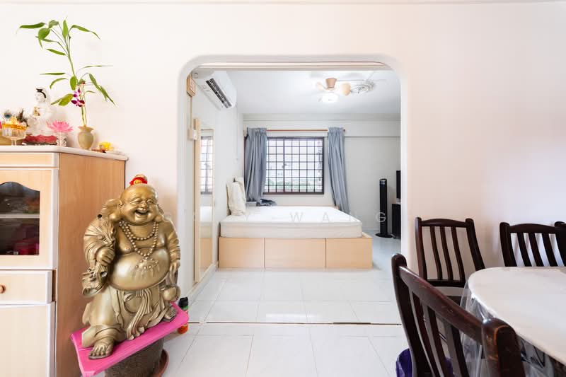216 Bishan Street 23 HDB Flat For Sale at S$ 950,000 | PropertyGuru Singapore - Bedroom