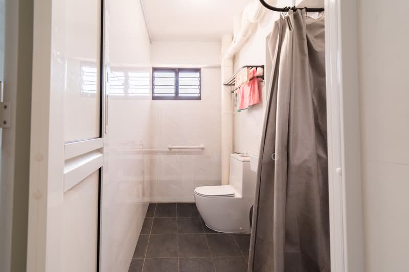 216 Bishan Street 23 HDB Flat For Sale at S$ 950,000 | PropertyGuru Singapore - Bathroom