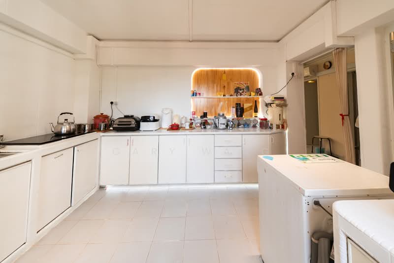 216 Bishan Street 23 HDB Flat For Sale at S$ 950,000 | PropertyGuru Singapore - Kitchen