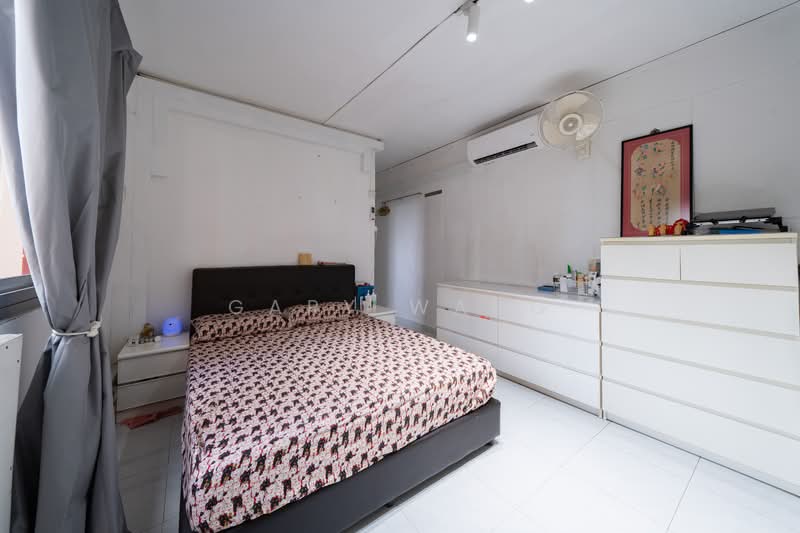 216 Bishan Street 23 HDB Flat For Sale at S$ 950,000 | PropertyGuru Singapore - Bedroom