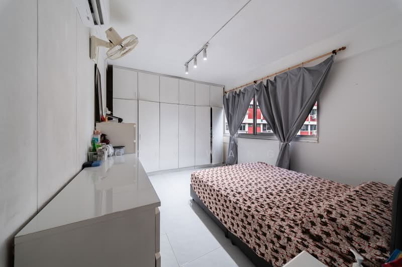 216 Bishan Street 23 HDB Flat For Sale at S$ 950,000 | PropertyGuru Singapore - Bedroom