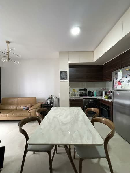 Commonwealth Towers Condominium For Sale at S$ 1,650,000 | PropertyGuru Singapore - Dining area