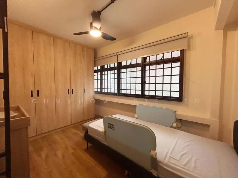 188 Bukit Batok West Avenue 6 HDB Flat For Sale at S$ 650,000 | PropertyGuru Singapore - Bedroom