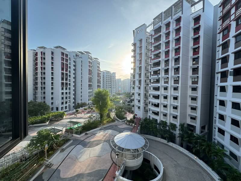 589D Montreal Drive HDB Flat For Sale at S$ 640,000 | PropertyGuru Singapore - Exterior
