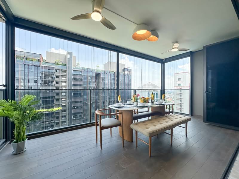 LIV @ MB Condominium For Sale at S$ 4,650,000 | PropertyGuru Singapore - Dining Room Balcony