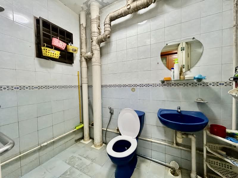 401 Admiralty Link, 401 Admiralty Link, 3 Bedrooms, 1,184 sqft, HDB Flat For Sale, by Leon Lee, 500079021 - Bathroom - PropertyGuru.com.sg