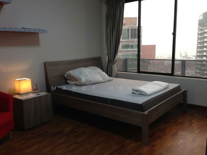 International Plaza Apartment For Sale at S$ 1,830,000 | PropertyGuru Singapore - Bedroom