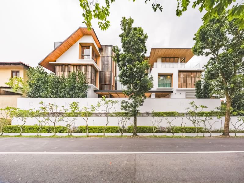 STUNNING VIEWS Rare Elevated Exclusive Detached in D11 Detached House For Sale at S$ 21,800,000 | PropertyGuru Singapore - Exterior