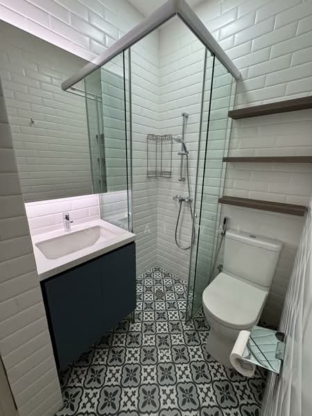 East Coast Residences Condominium For Sale at S$ 2,450,000 | PropertyGuru Singapore - Common Bathroom