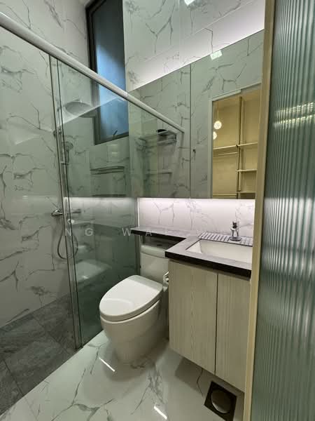 East Coast Residences Condominium For Sale at S$ 2,450,000 | PropertyGuru Singapore - Master Bathroom