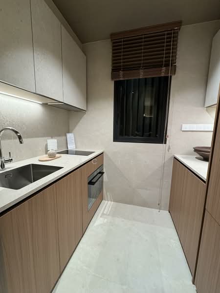 UPPERHOUSE at Orchard Boulevard Condominium For Sale at S$ 2,375,000 | PropertyGuru Singapore - Kitchen