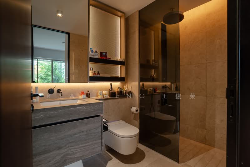 The Reef at King's Dock Condominium For Sale at S$ 2,188,888 | PropertyGuru Singapore - Bathroom