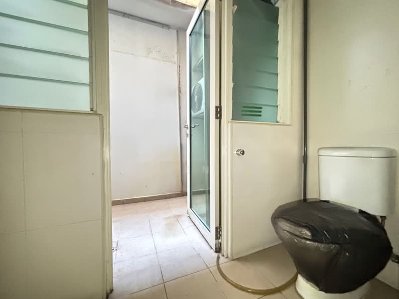 The Arizon, 538 Geylang Road, 1,055 sqft, Office For Sale, by Jansen Kee, 500079053 - Bathroom - CommercialGuru.com.sg
